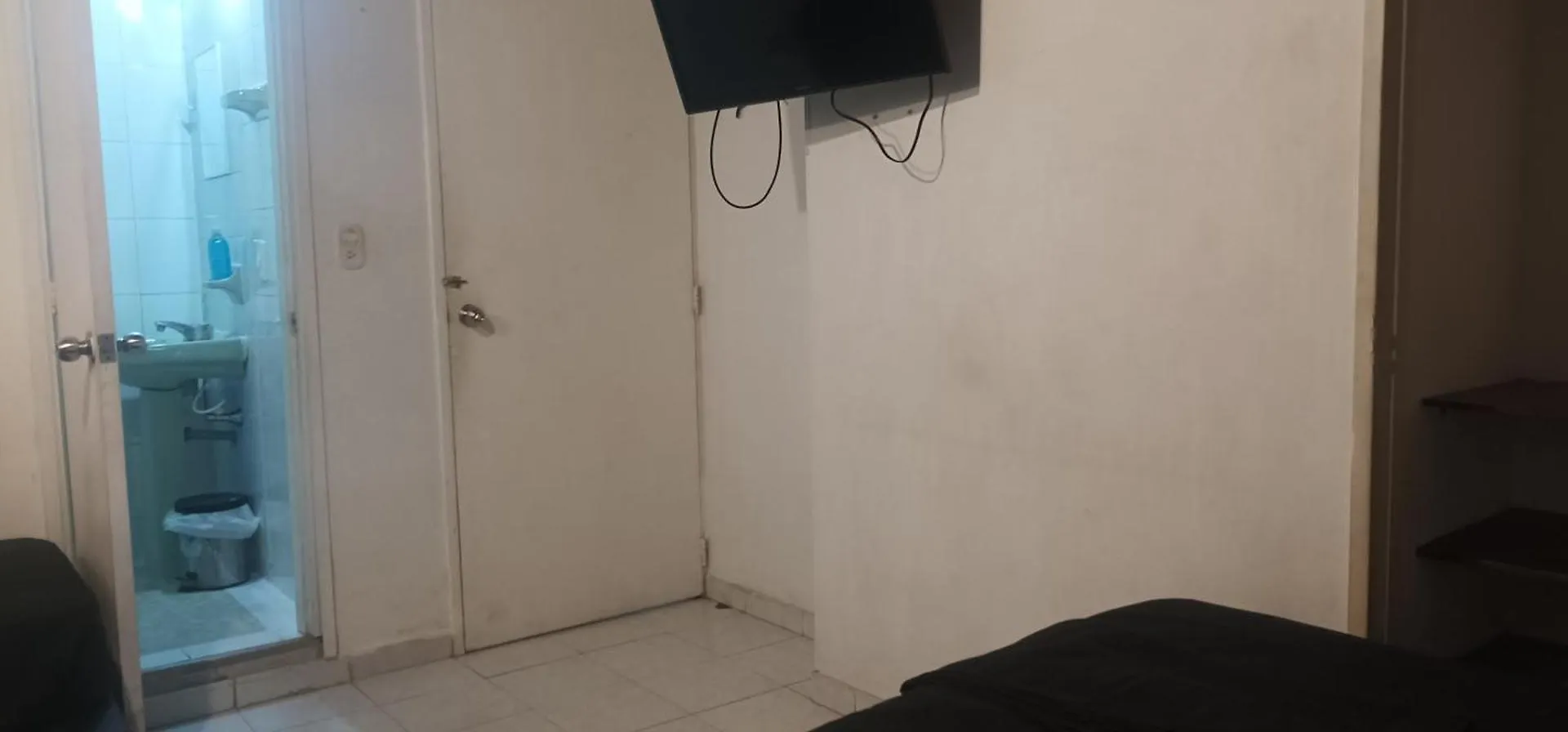 Hea Hospedaje Cerca Al Estadio Y La 70 Hotel Medellin