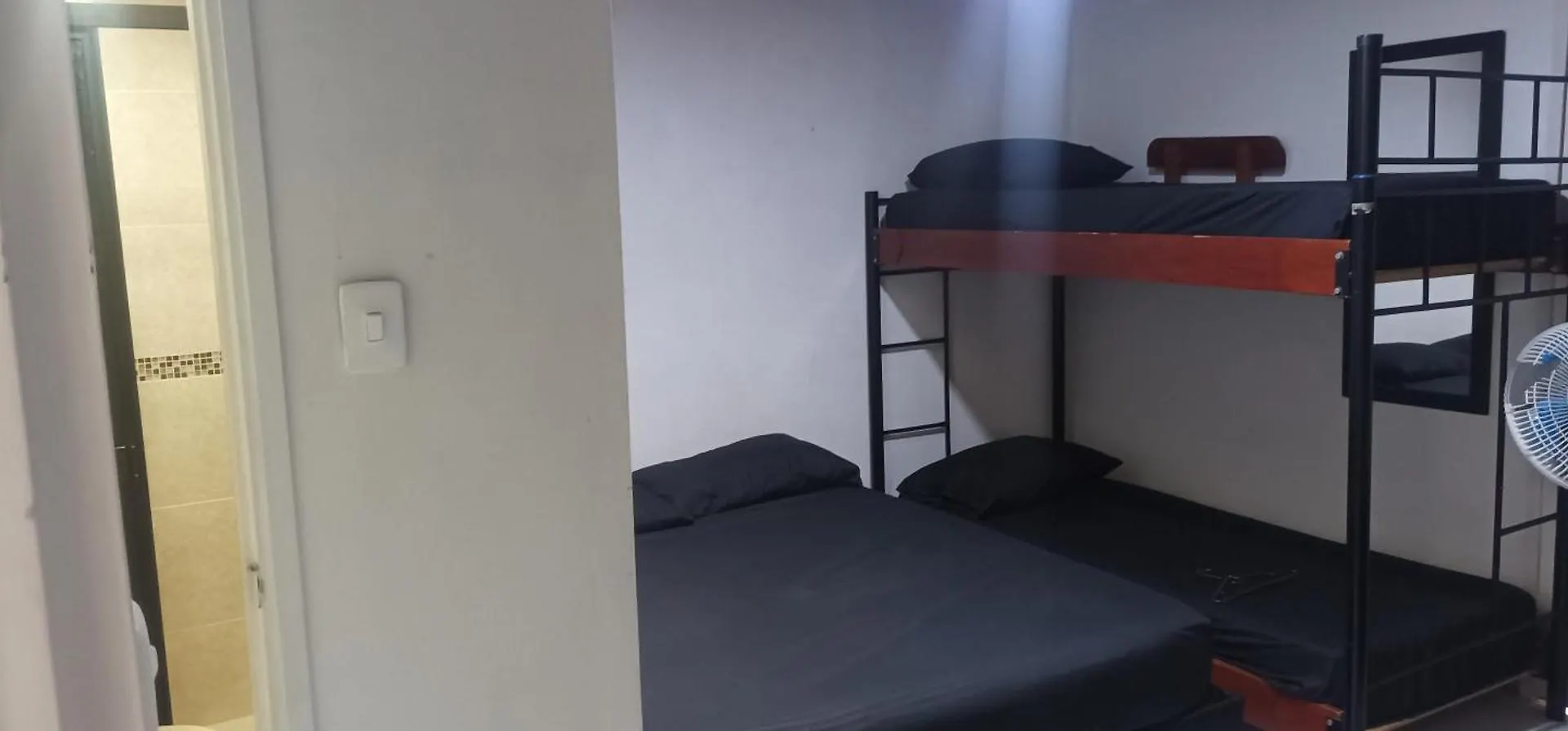 Hea Hospedaje Cerca Al Estadio Y La 70 Hotel Medellin